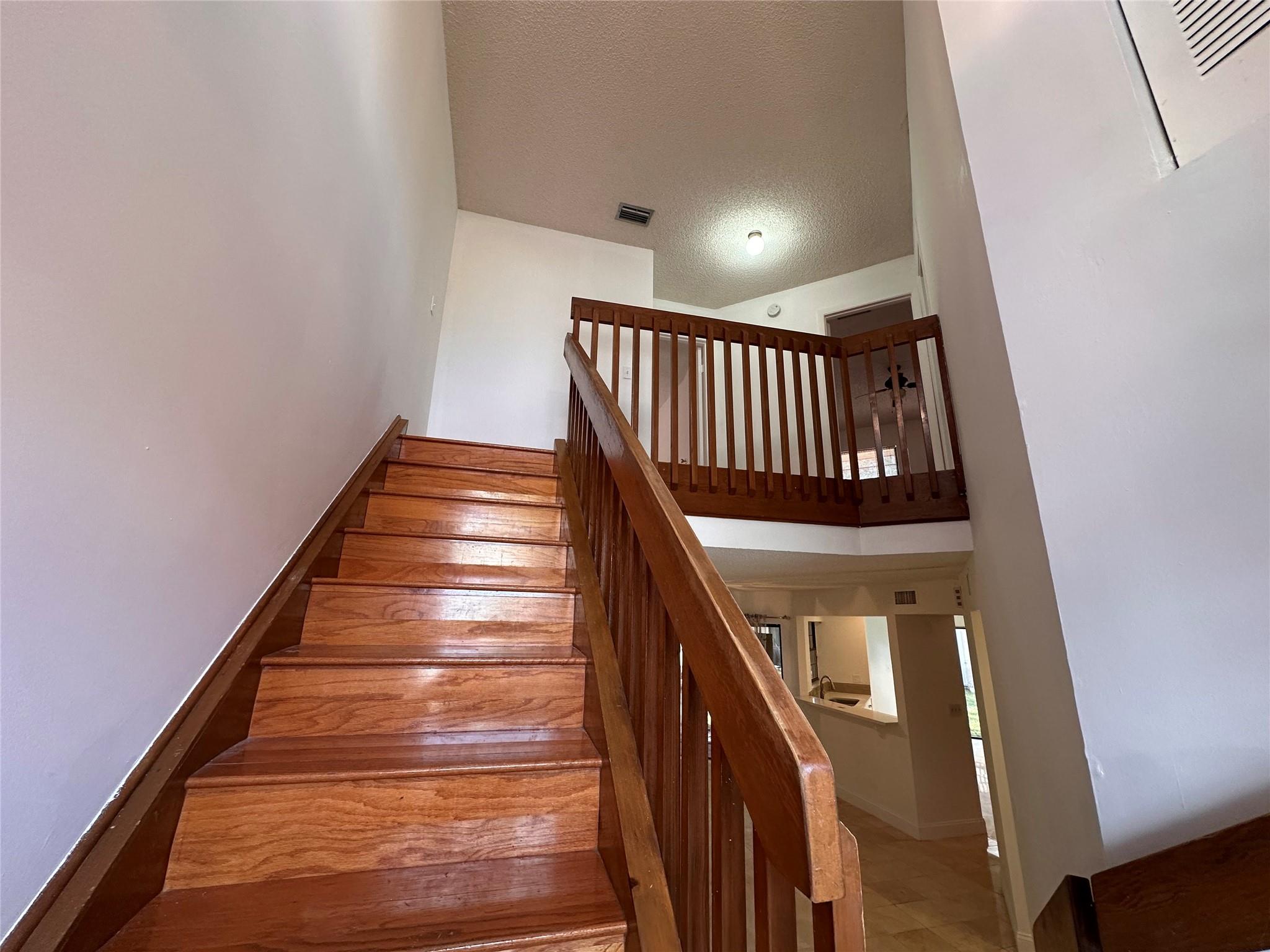 LAKEVIEW COURTS AT JACAR - Residential