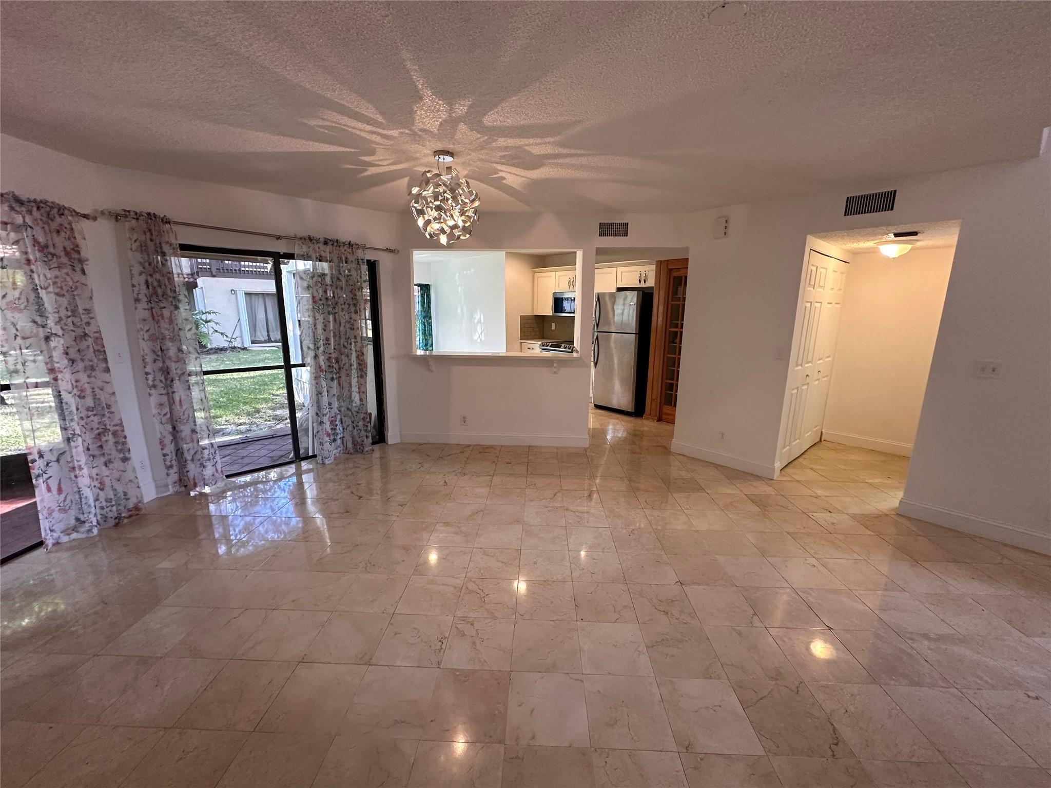 LAKEVIEW COURTS AT JACAR - Residential