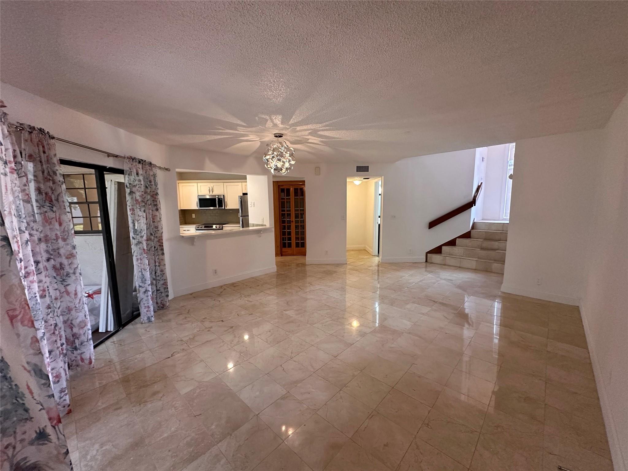 LAKEVIEW COURTS AT JACAR - Residential