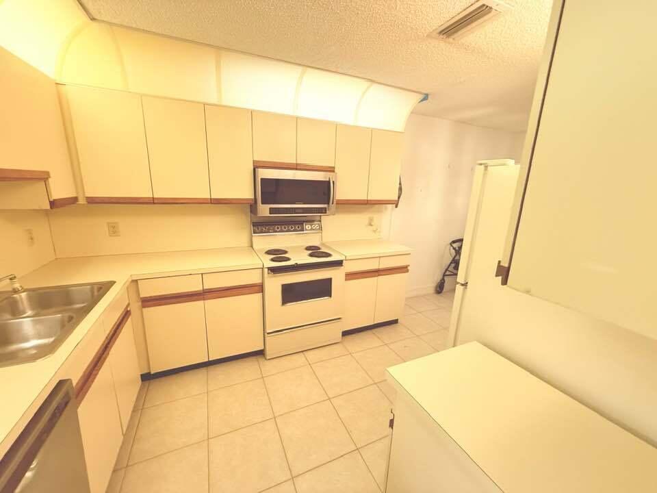 CEDAR POINT 6 - Residential