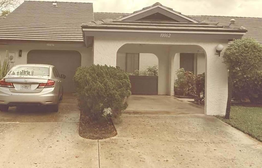 Photo of 10062 Hickorywood Place, Boynton Beach, FL 33437 (MLS # B26006980)