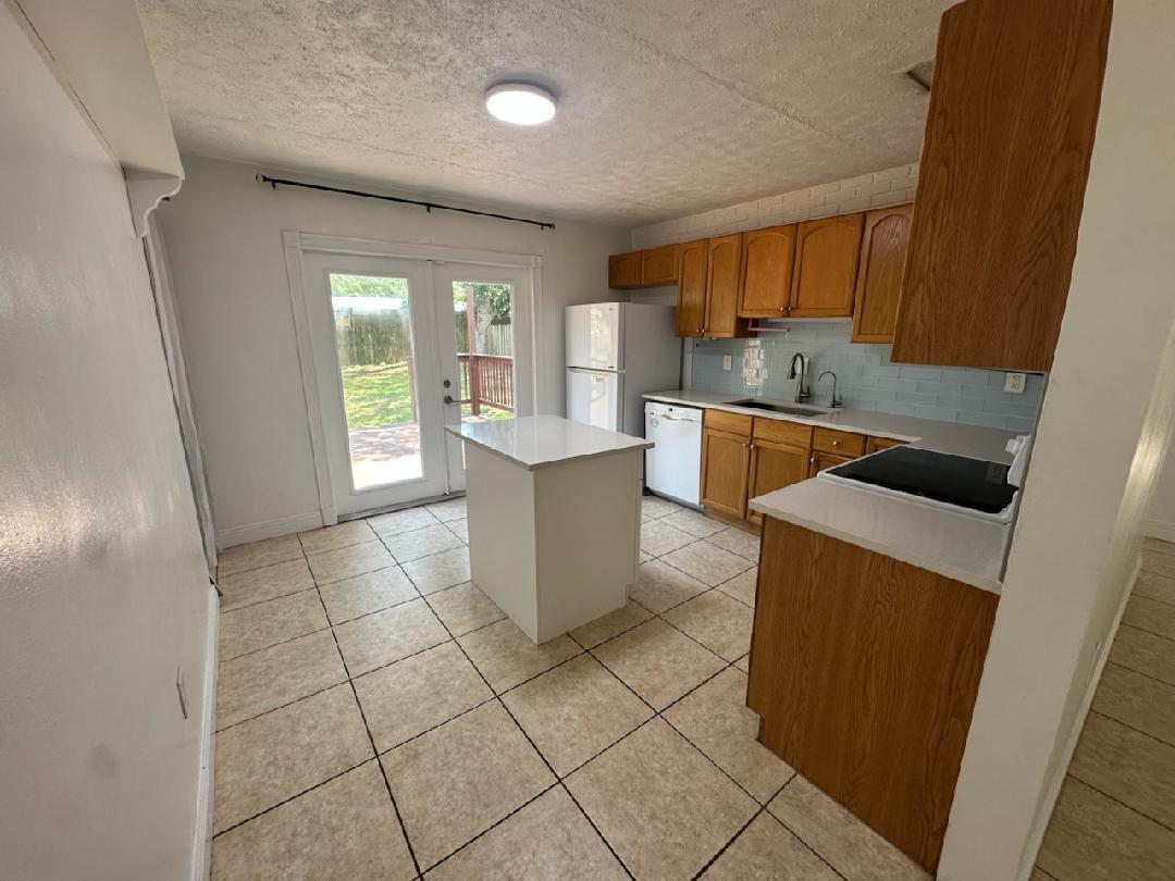 RIVERSIDE ADD AMEN PLAT - Residential Lease
