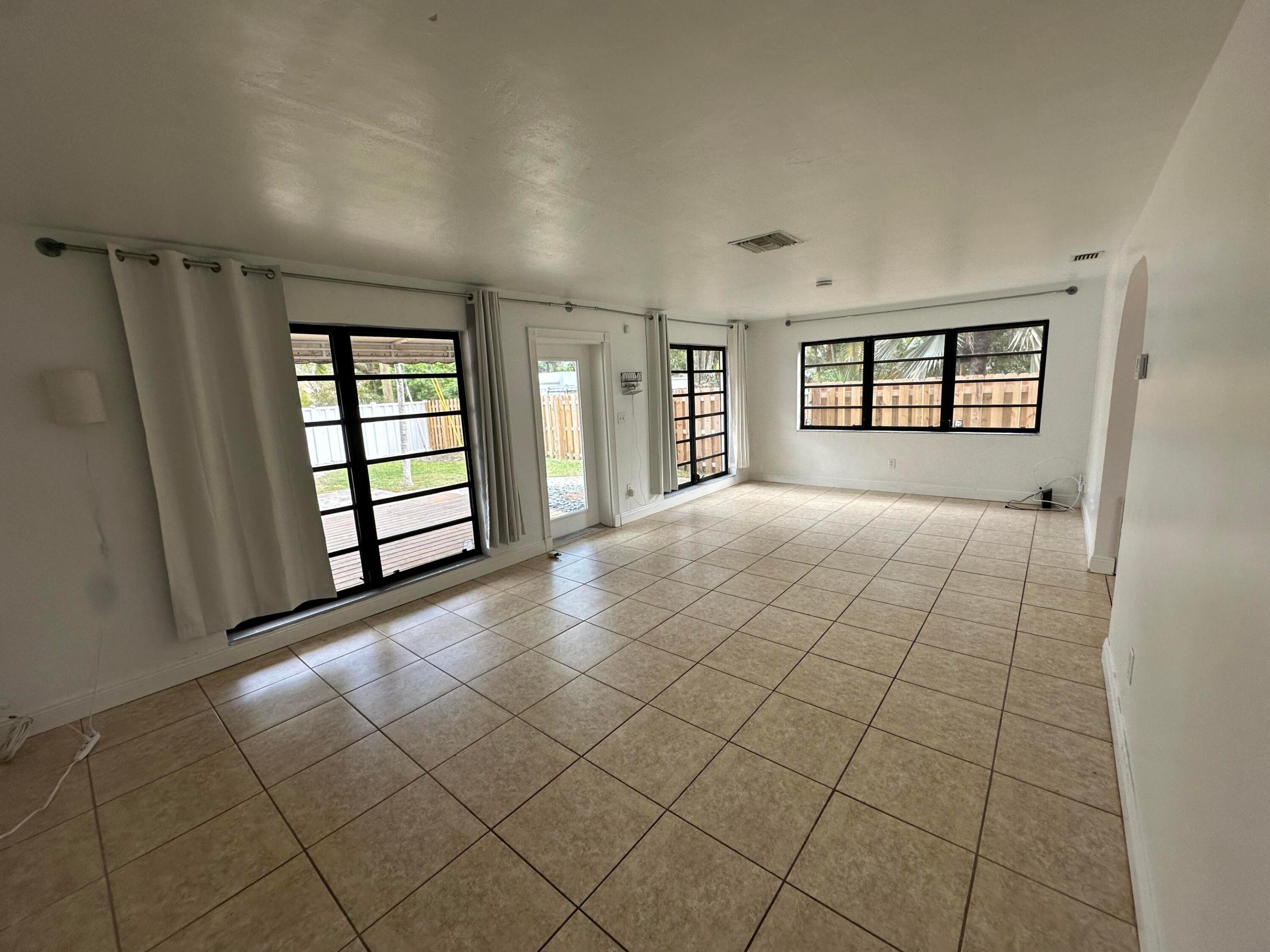 RIVERSIDE ADD AMEN PLAT - Residential Lease