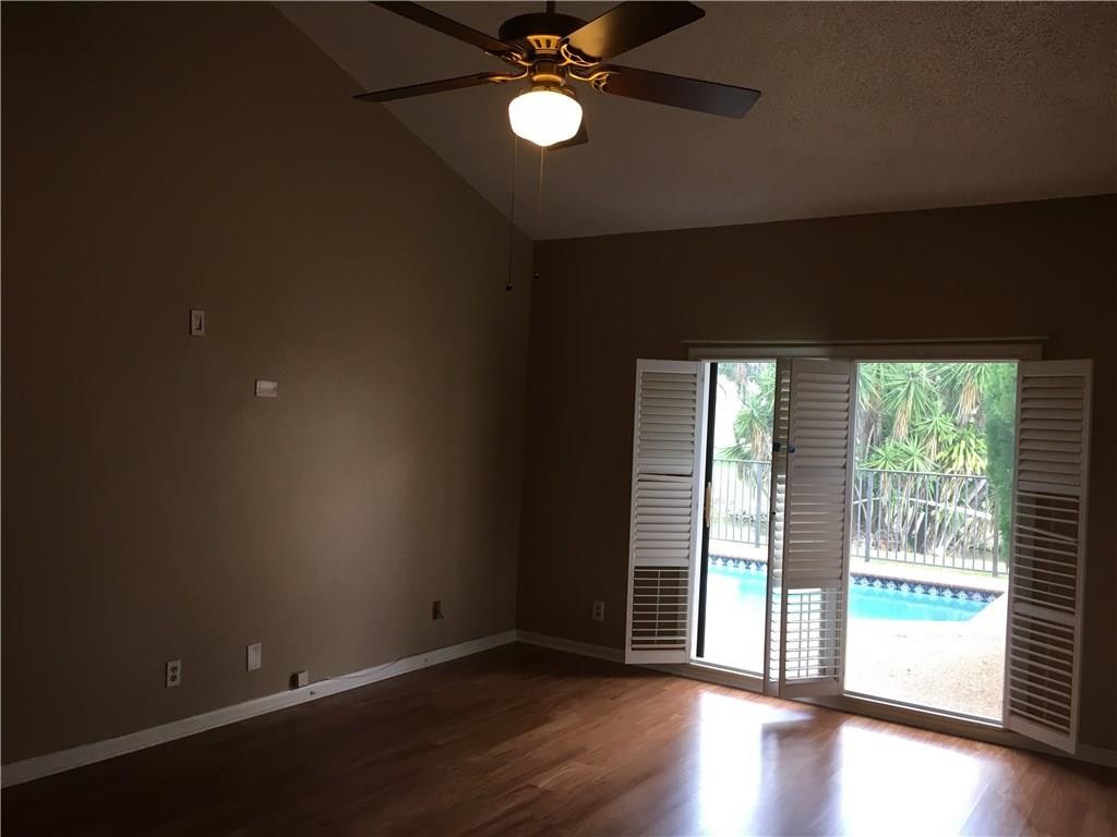 Pine Ridge 112-37 B - Residential