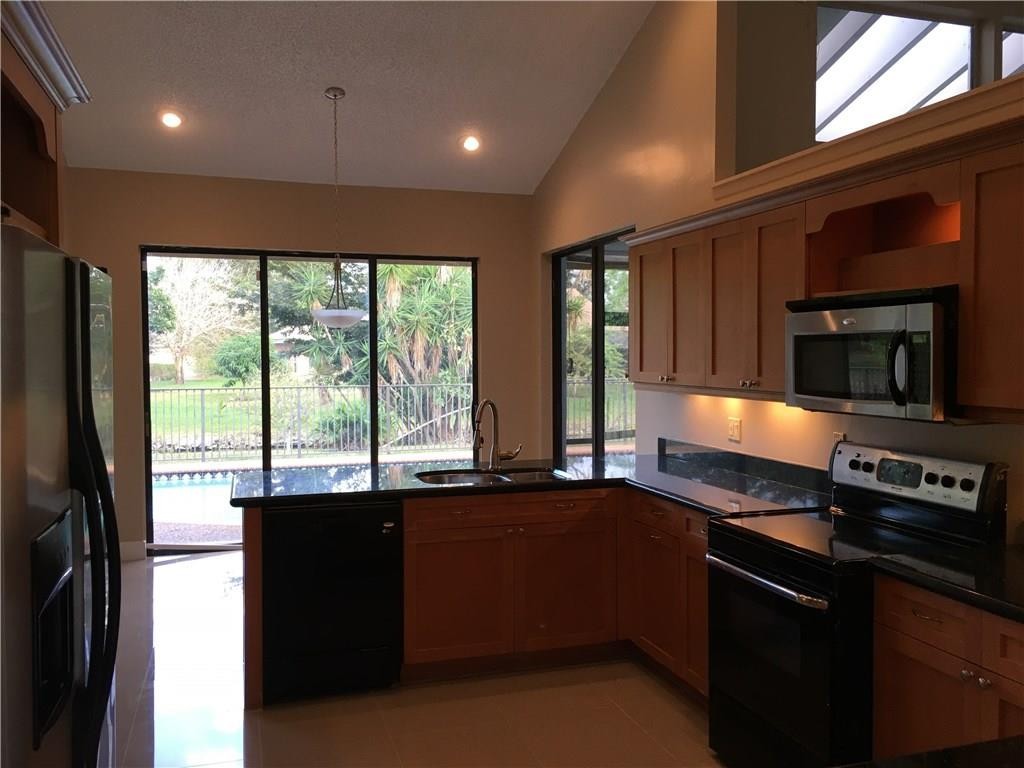 Pine Ridge 112-37 B - Residential