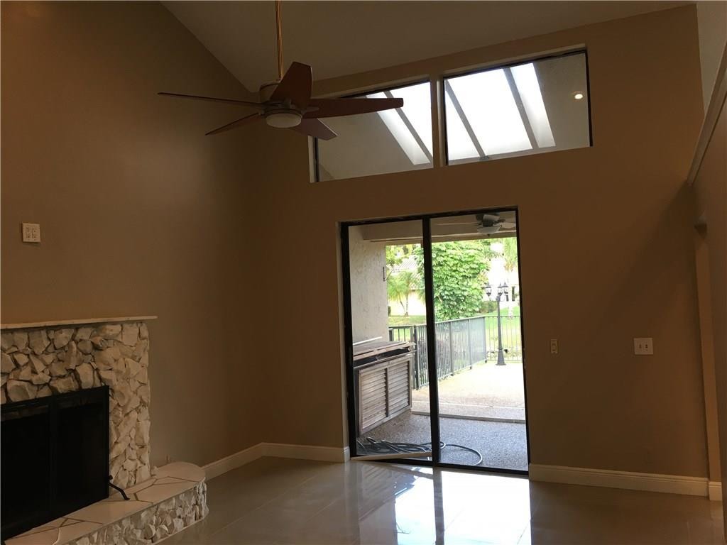 Pine Ridge 112-37 B - Residential