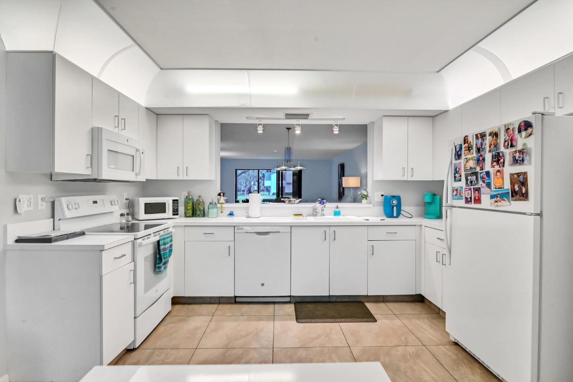 SUN VALLEY EAST CONDO - Residential