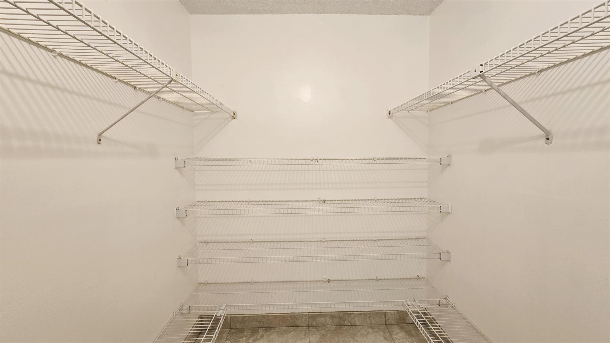 VILLAGE GREEN SUSSEX COND - Residential