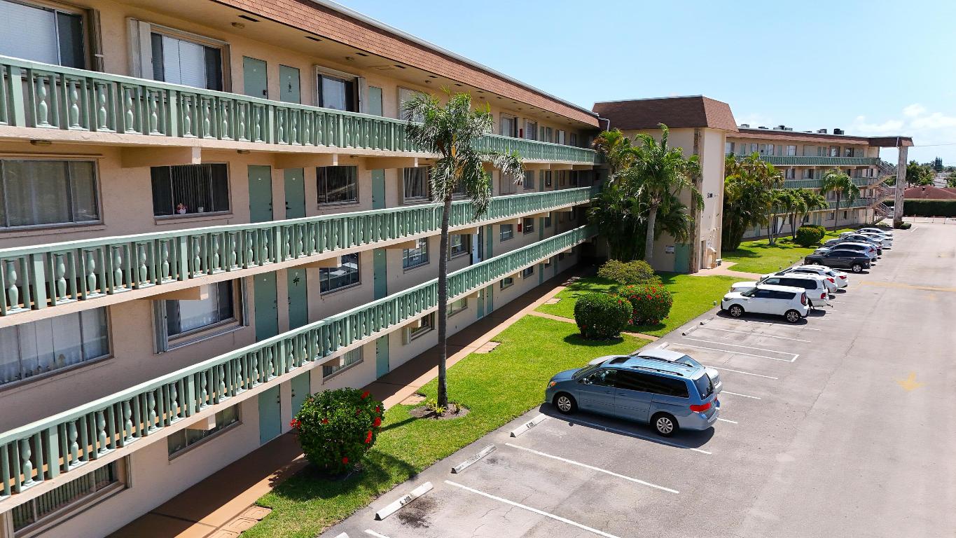 VILLAGE GREEN SUSSEX CONDO - Residential