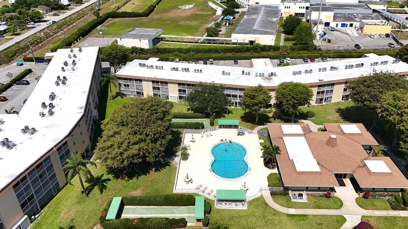 VILLAGE GREEN SUSSEX CONDO - Residential