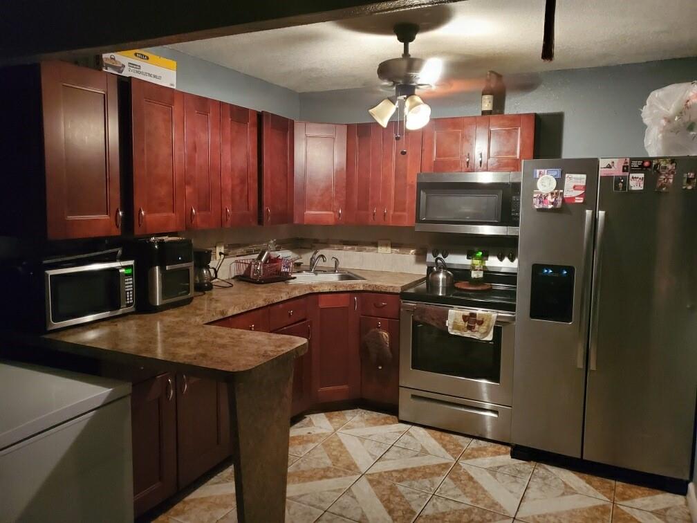 BEAUTIFUL TOWN HOUSE READY TO MOVE-IN