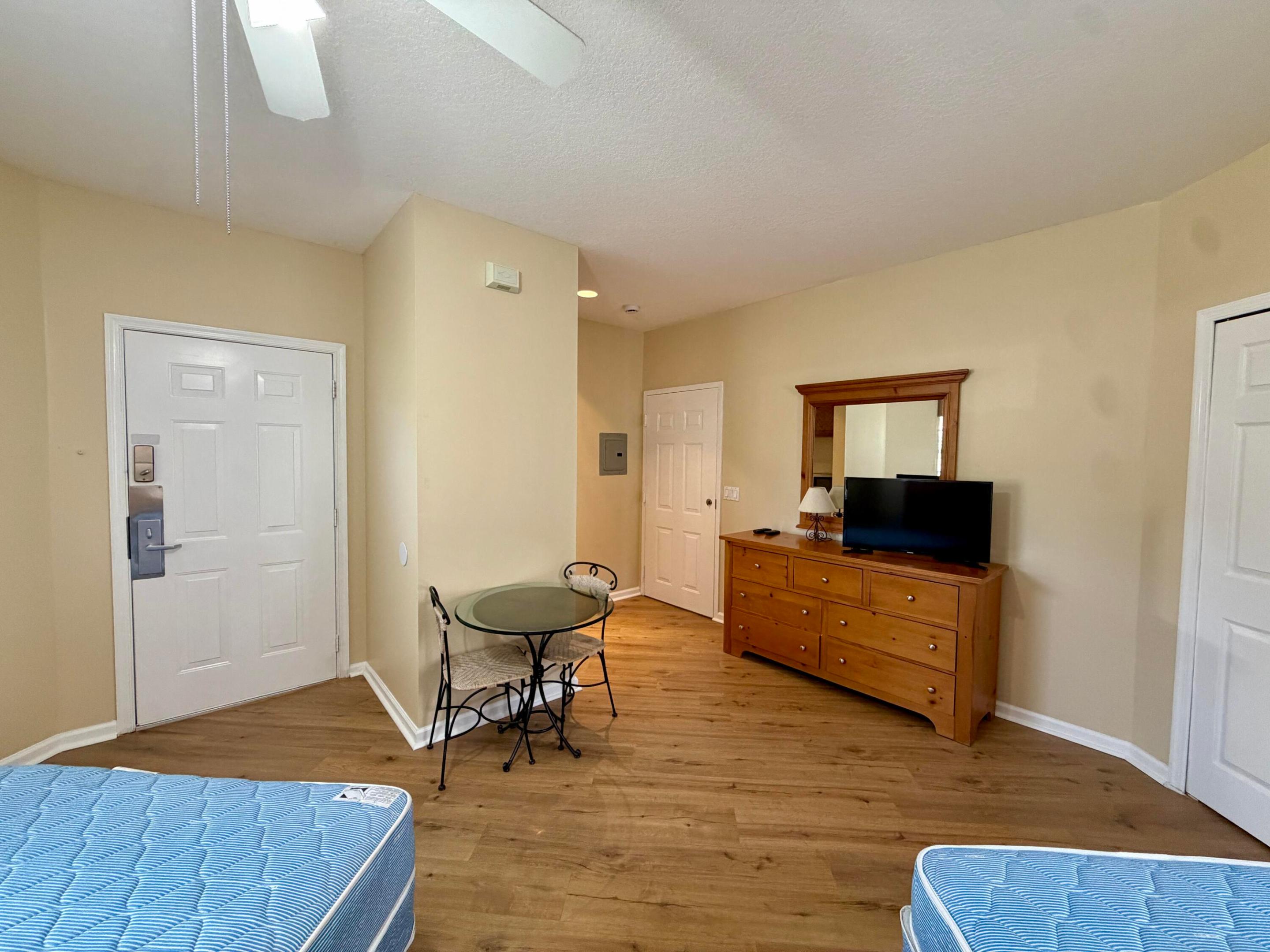 CASTLE PINES CONDOMINIUM - Residential Lease