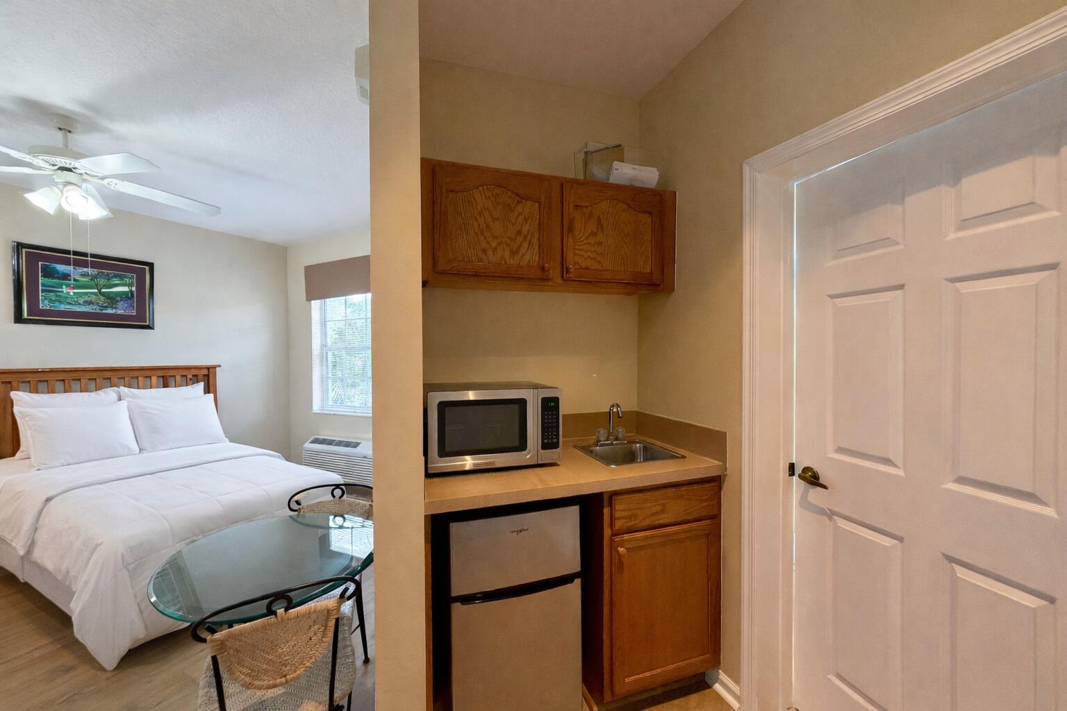 CASTLE PINES CONDOMINIUM - Residential Lease