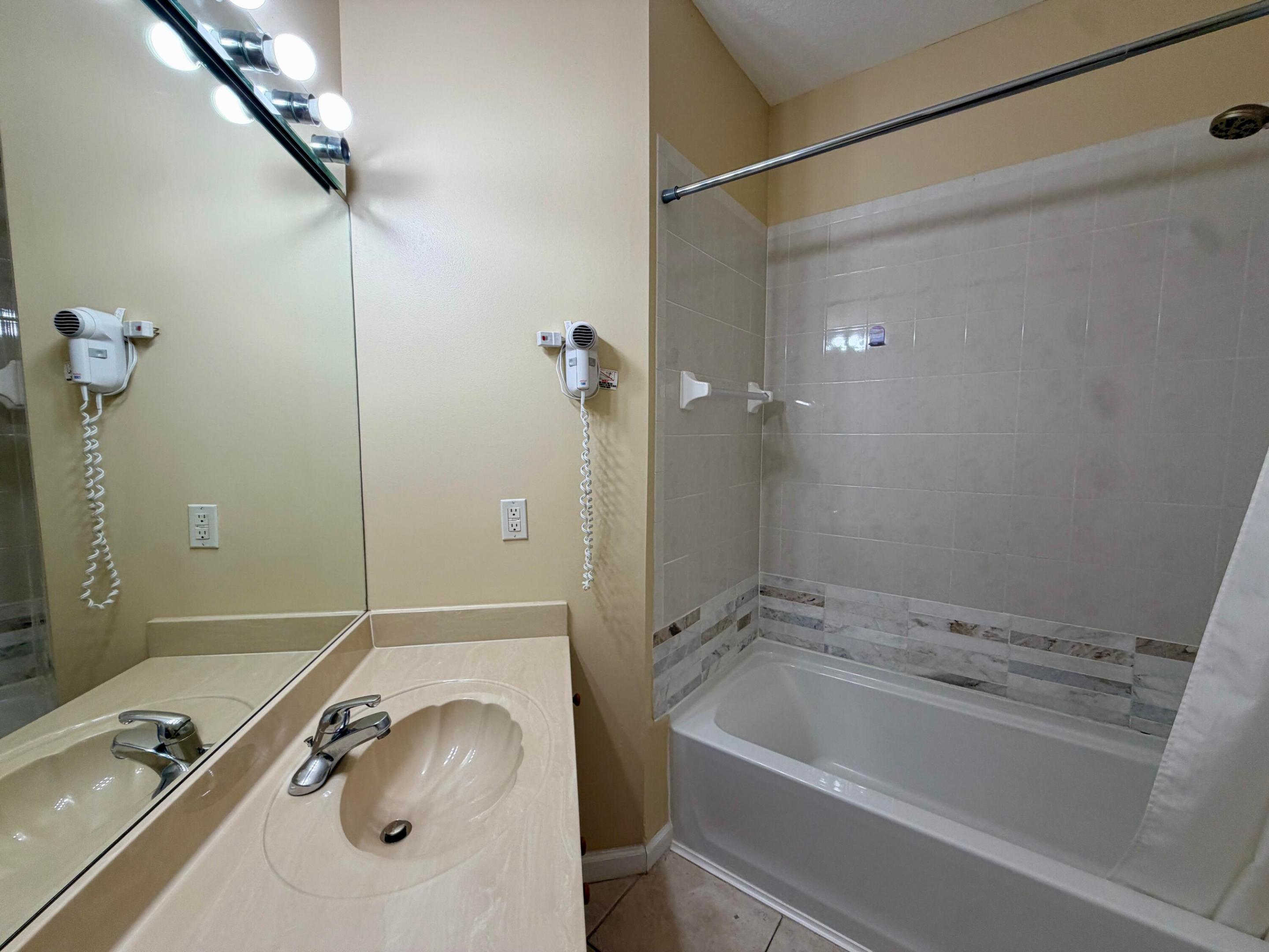 CASTLE PINES CONDOMINIUM - Residential Lease