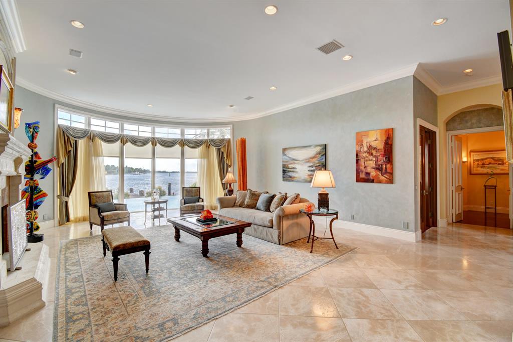 POINT MANALAPAN - Residential