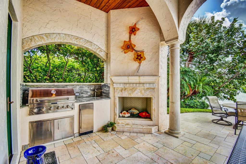 POINT MANALAPAN - Residential