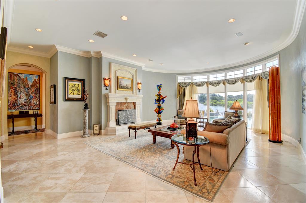 POINT MANALAPAN - Residential