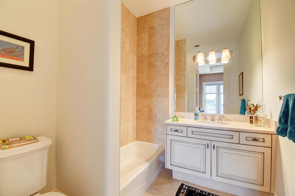 POINT MANALAPAN - Residential