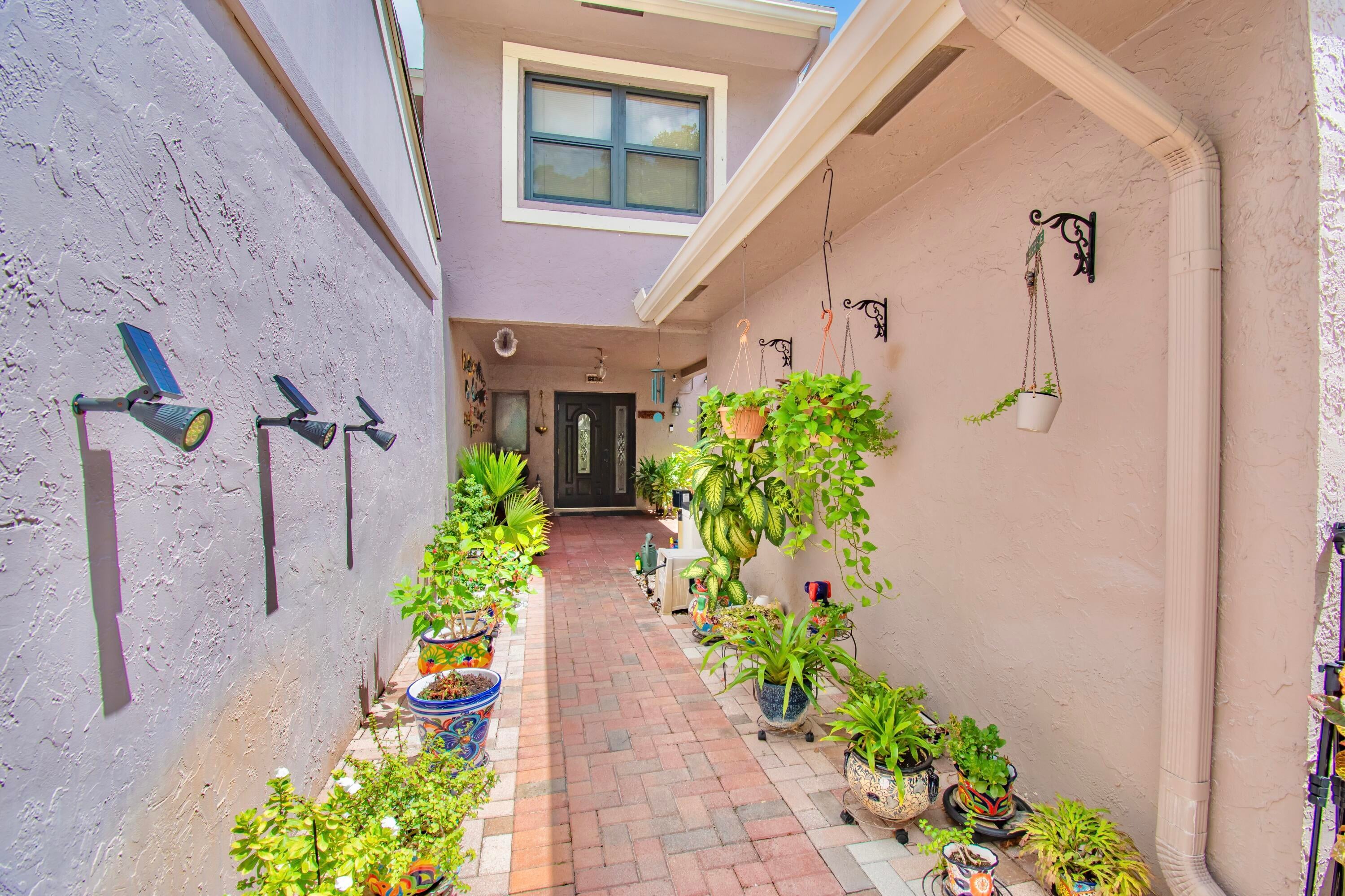 6640 Thornhill Court, Boca Raton FL 33433