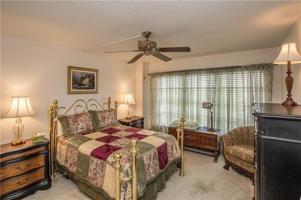 COUNTRY CLUB TOWERS - Residential