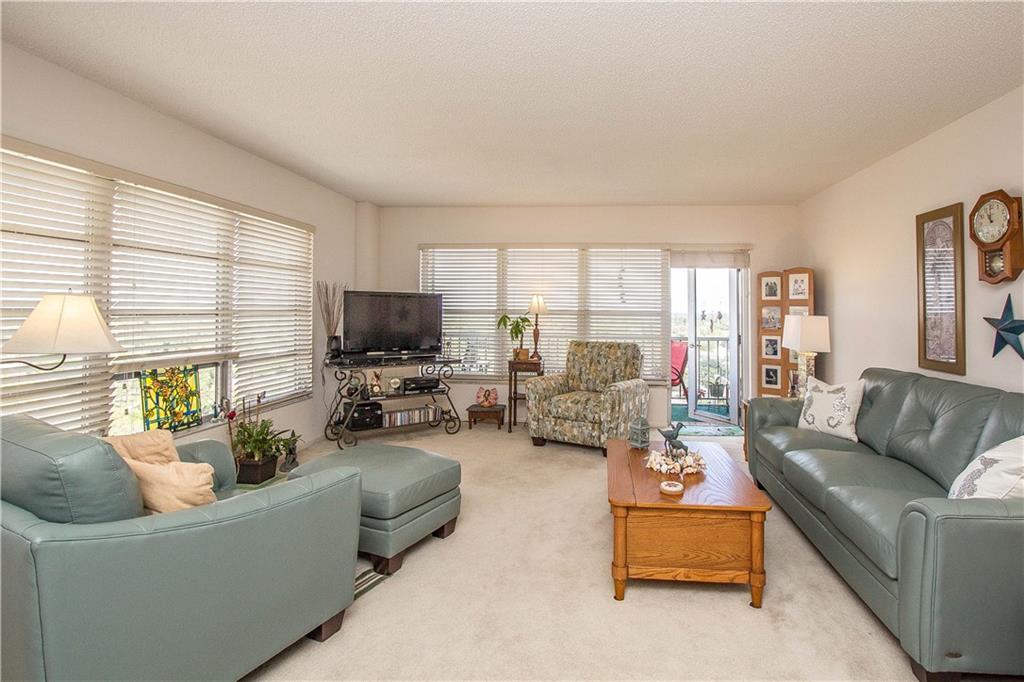 COUNTRY CLUB TOWERS - Residential