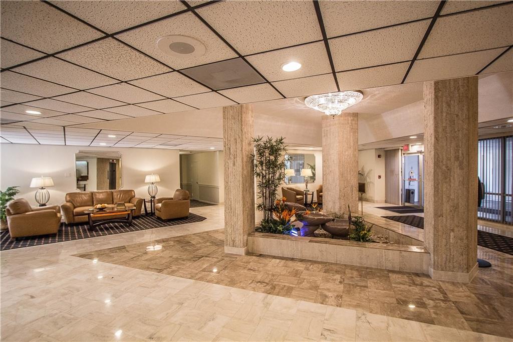 COUNTRY CLUB TOWERS - Residential