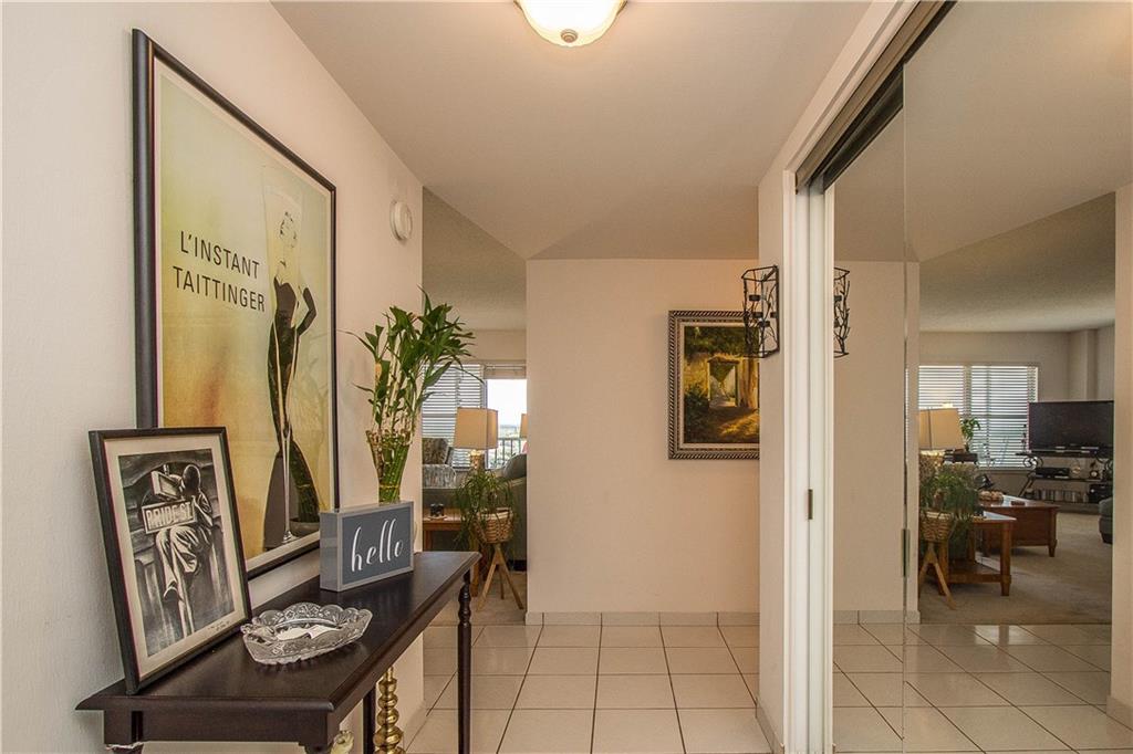 COUNTRY CLUB TOWERS - Residential