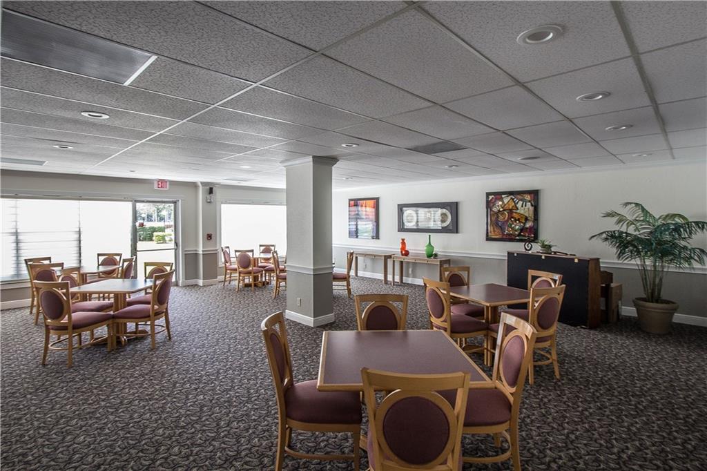 COUNTRY CLUB TOWERS - Residential