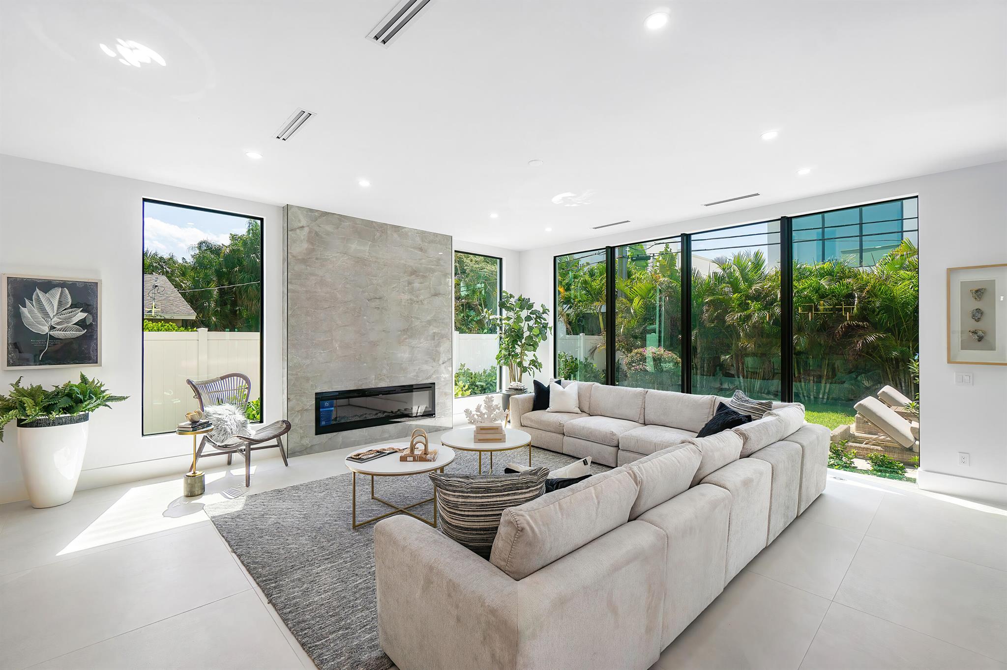 444 NE 5th Street