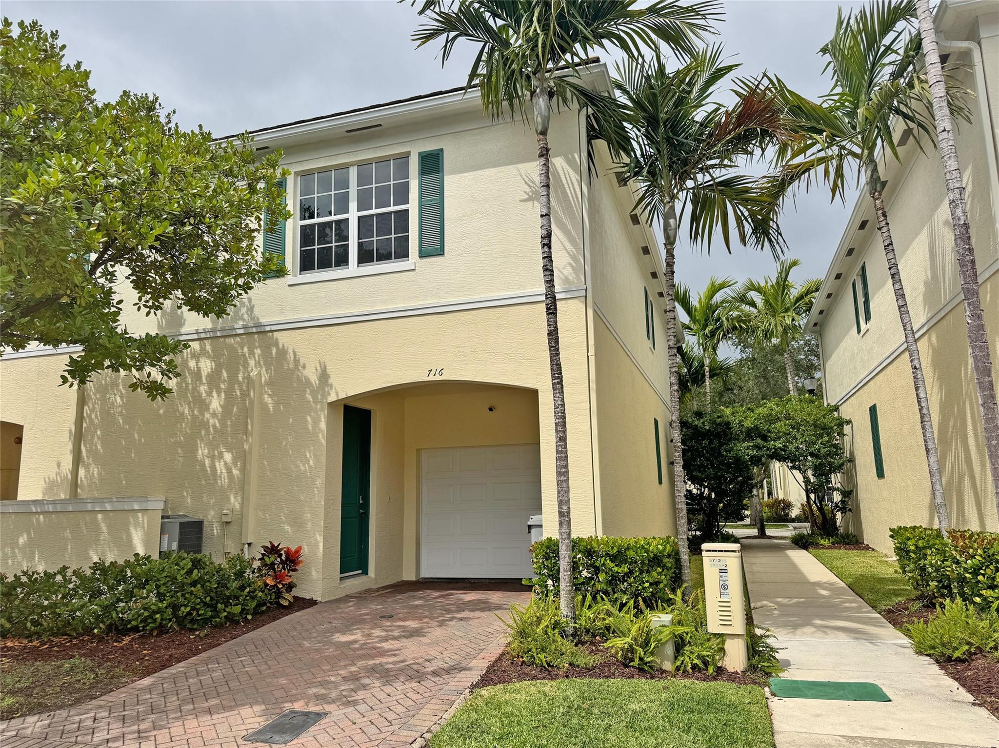 716 SW 2nd Ave 716