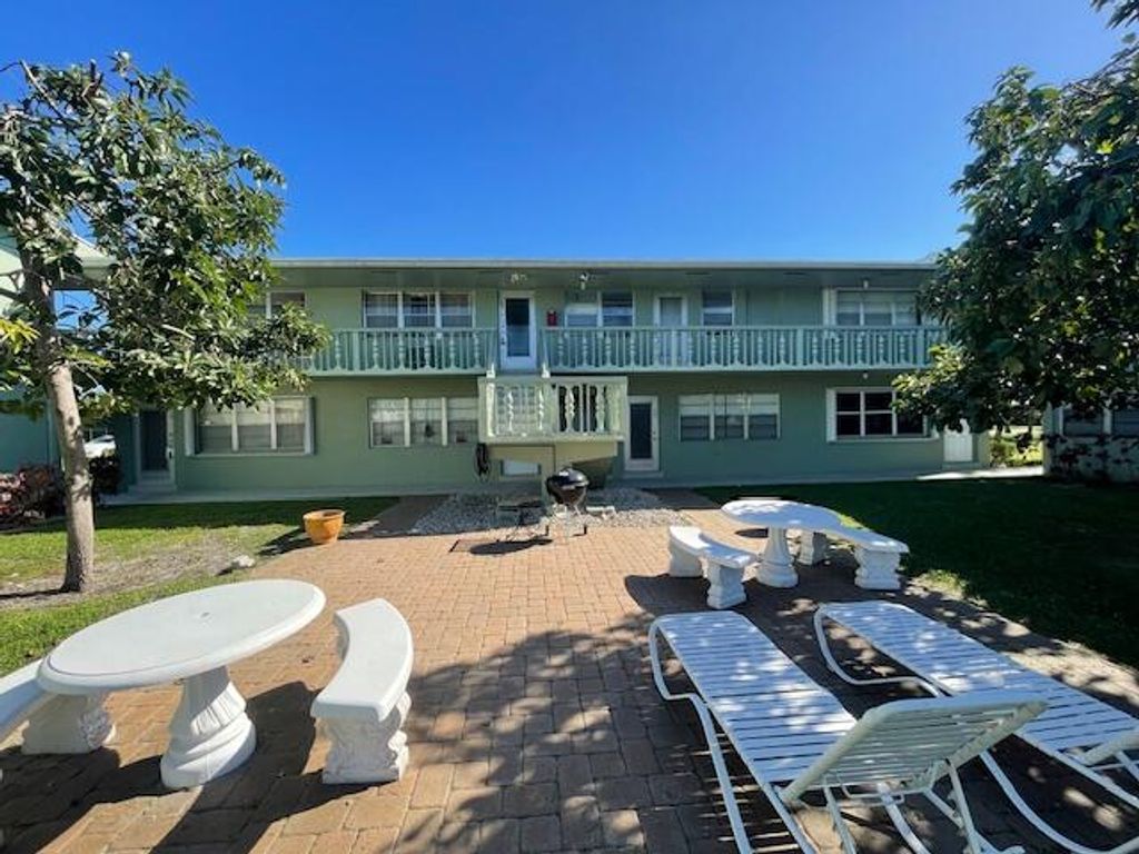 Photo of 66 Easthampton C #C, West Palm Beach, FL 33417 (MLS # R10957404)