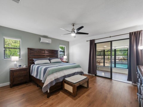 Tiny photo for 330 W FOREST Trail, Vero Beach, FL 32962 (MLS # B26078593)