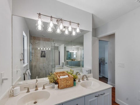 Tiny photo for 330 W FOREST Trail, Vero Beach, FL 32962 (MLS # B26078593)