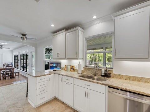 Tiny photo for 330 W FOREST Trail, Vero Beach, FL 32962 (MLS # B26078593)