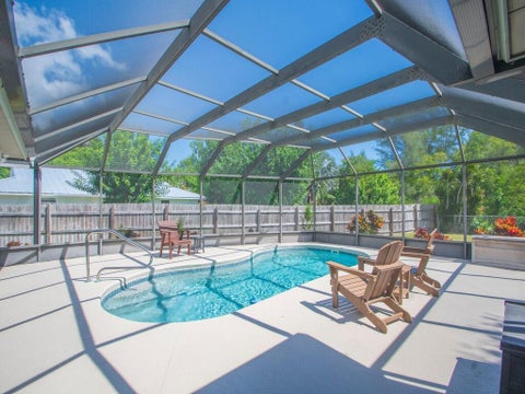 Tiny photo for 330 W FOREST Trail, Vero Beach, FL 32962 (MLS # B26078593)