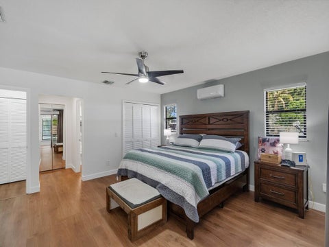 Tiny photo for 330 W FOREST Trail, Vero Beach, FL 32962 (MLS # B26078593)