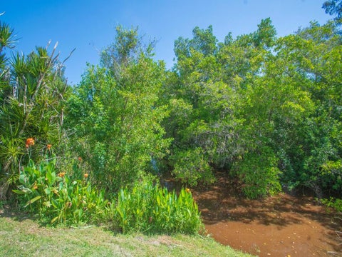 Tiny photo for 330 W FOREST Trail, Vero Beach, FL 32962 (MLS # B26078593)