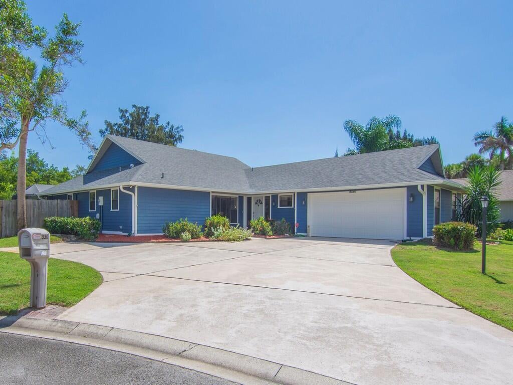 Photo of 330 W FOREST Trail, Vero Beach, FL 32962 (MLS # B26078593)
