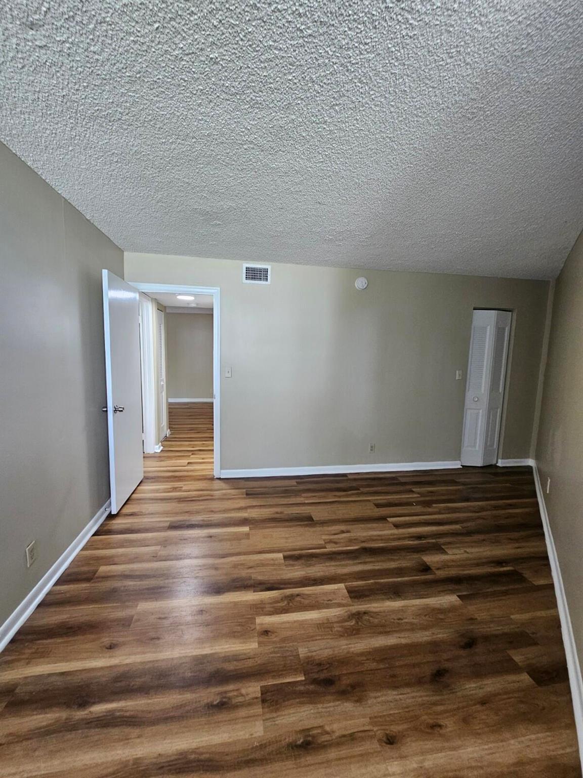 PRESIDENTIAL GOLFVIEW CON - Residential Lease