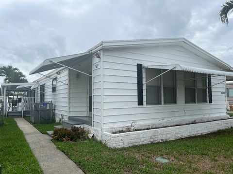 Mobile Home in Pembroke Pines FL 21620 Heritage Circle Cir 2.jpg