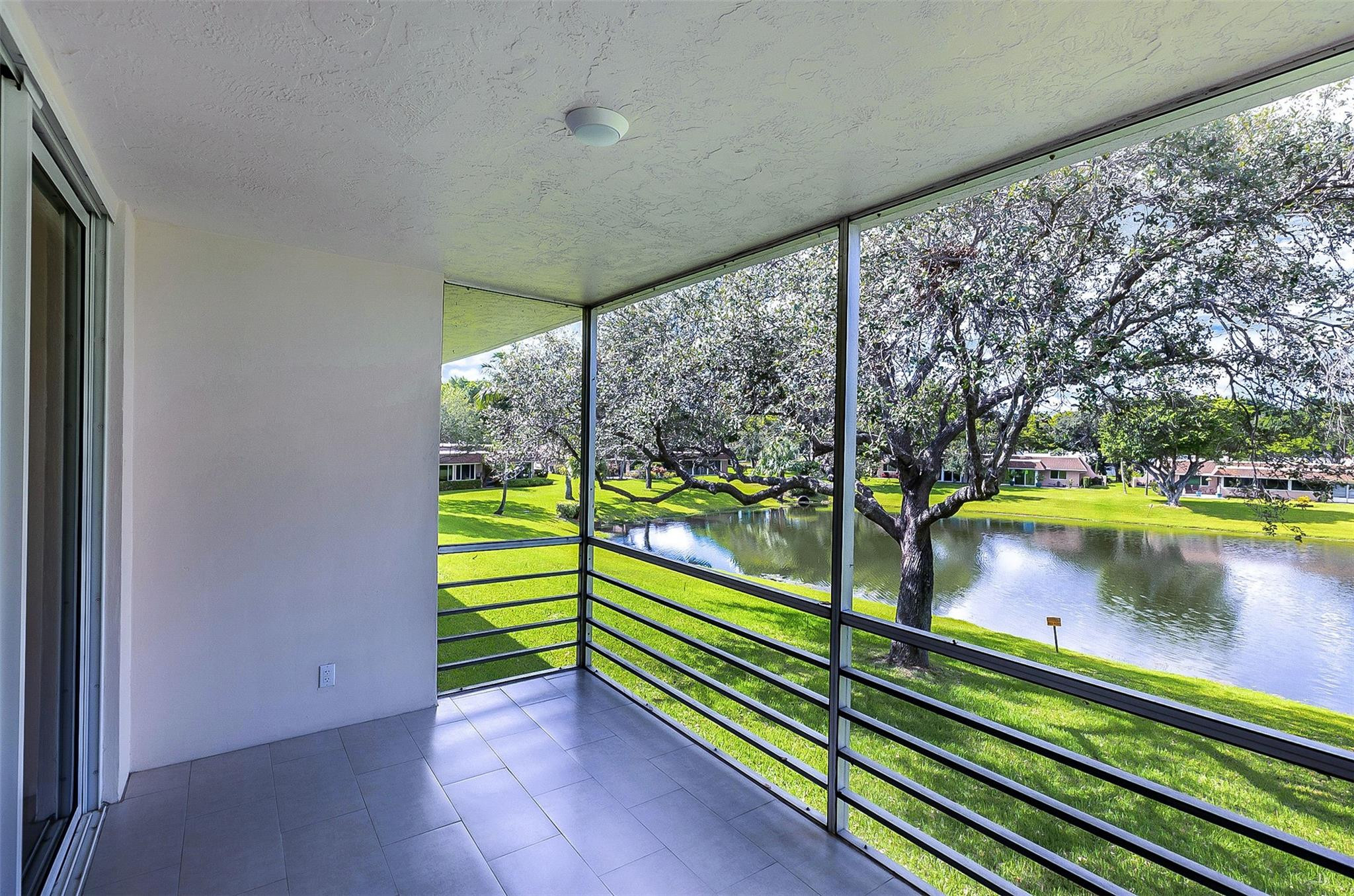 No 74 Palm-Aire Country C - Residential Lease