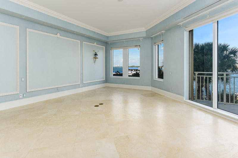 ONE WATERMARK PLACE OF TH - Residential