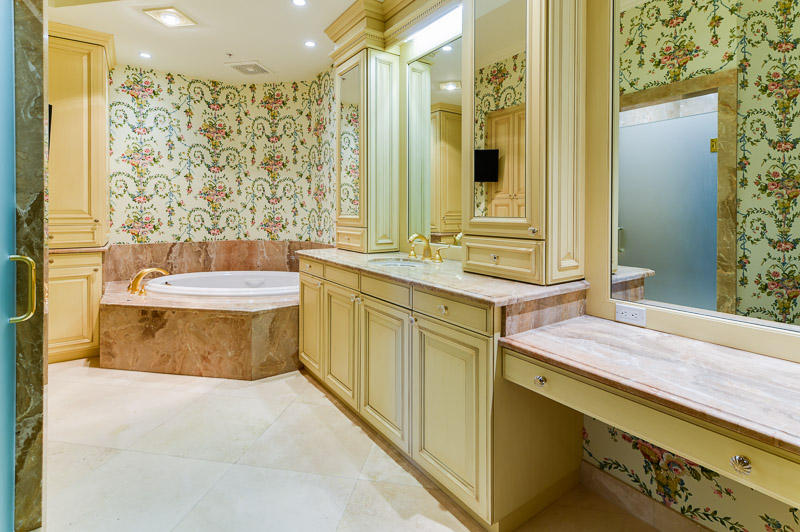 ONE WATERMARK PLACE OF TH - Residential