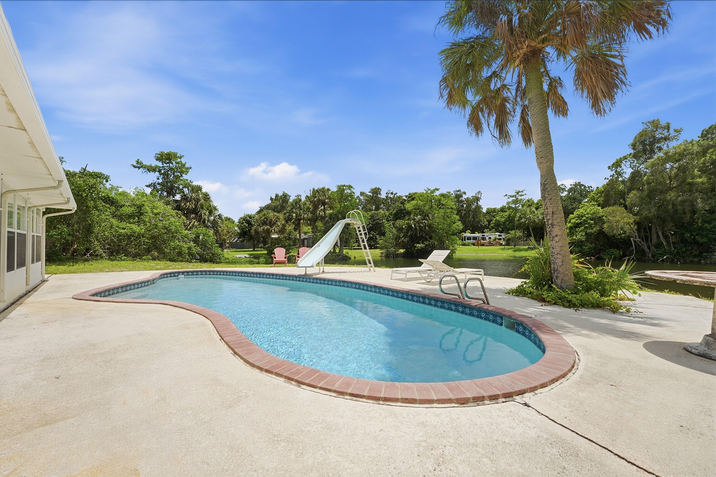 7689 Lawrence Road