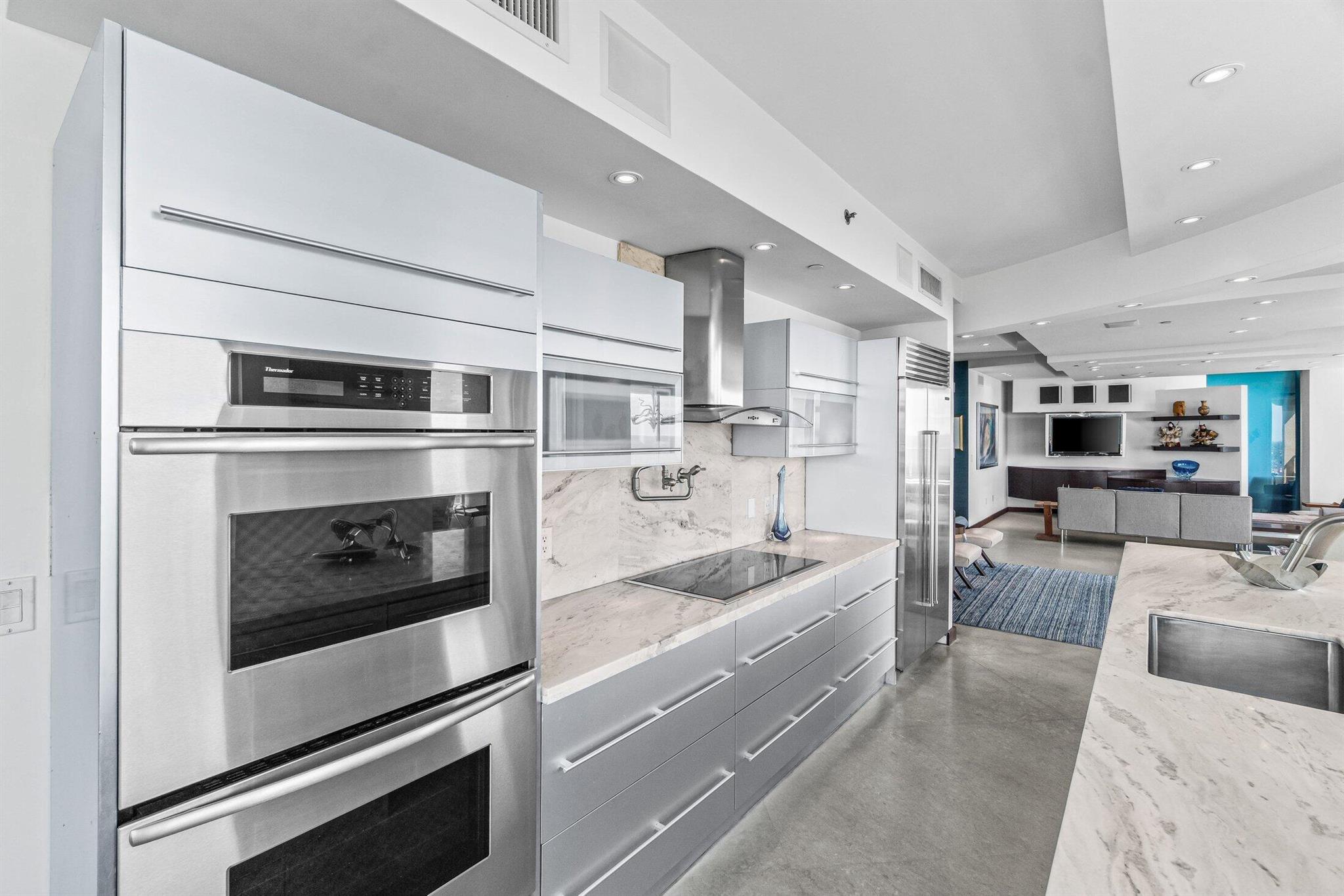 TOSCANA SOUTH CONDO - Residential