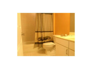 LAKEWOOD PARK UNIT 7 - Residential Lease