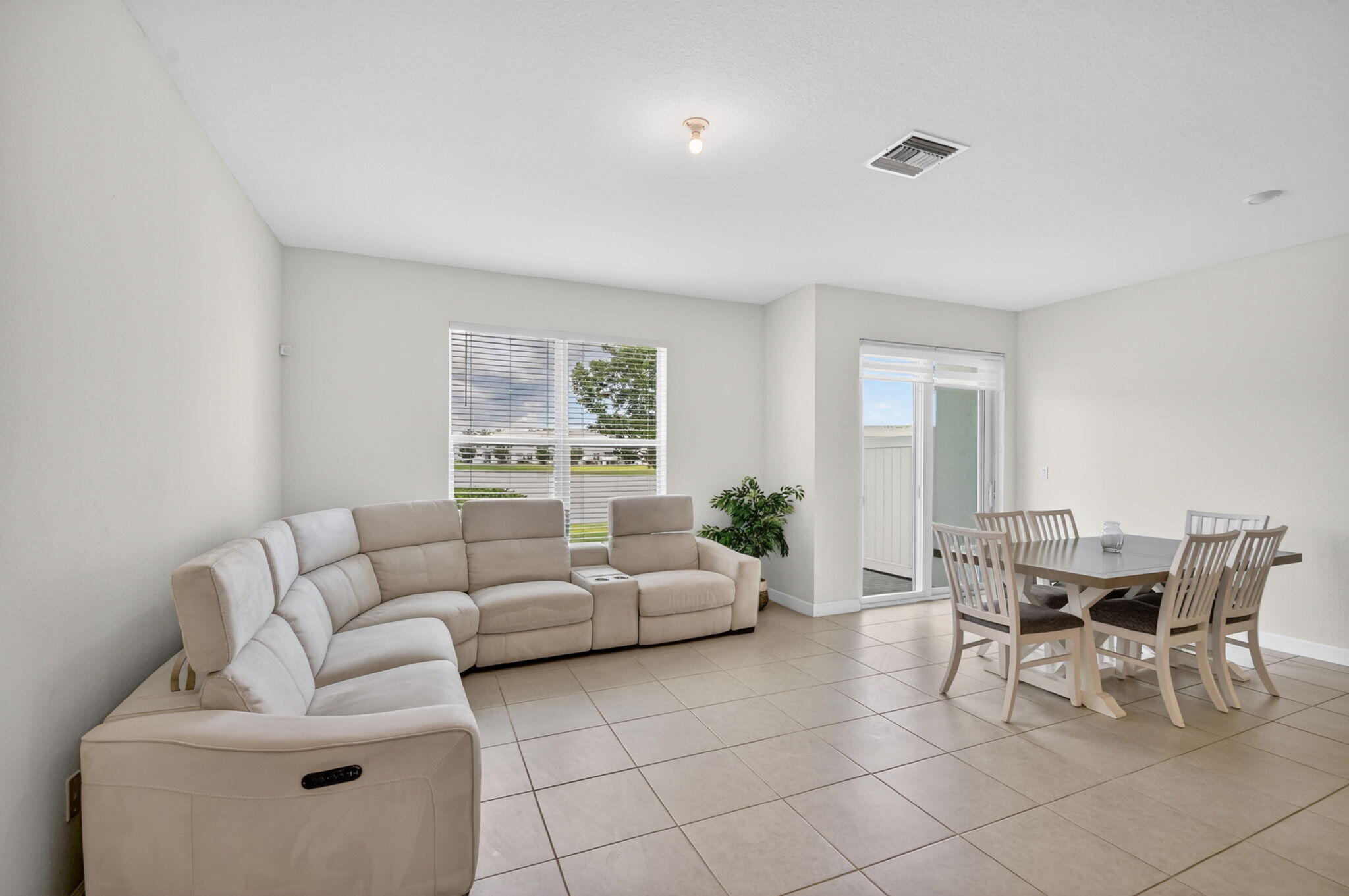 LAKESHORE AT THE FOUNTAINS - Residential