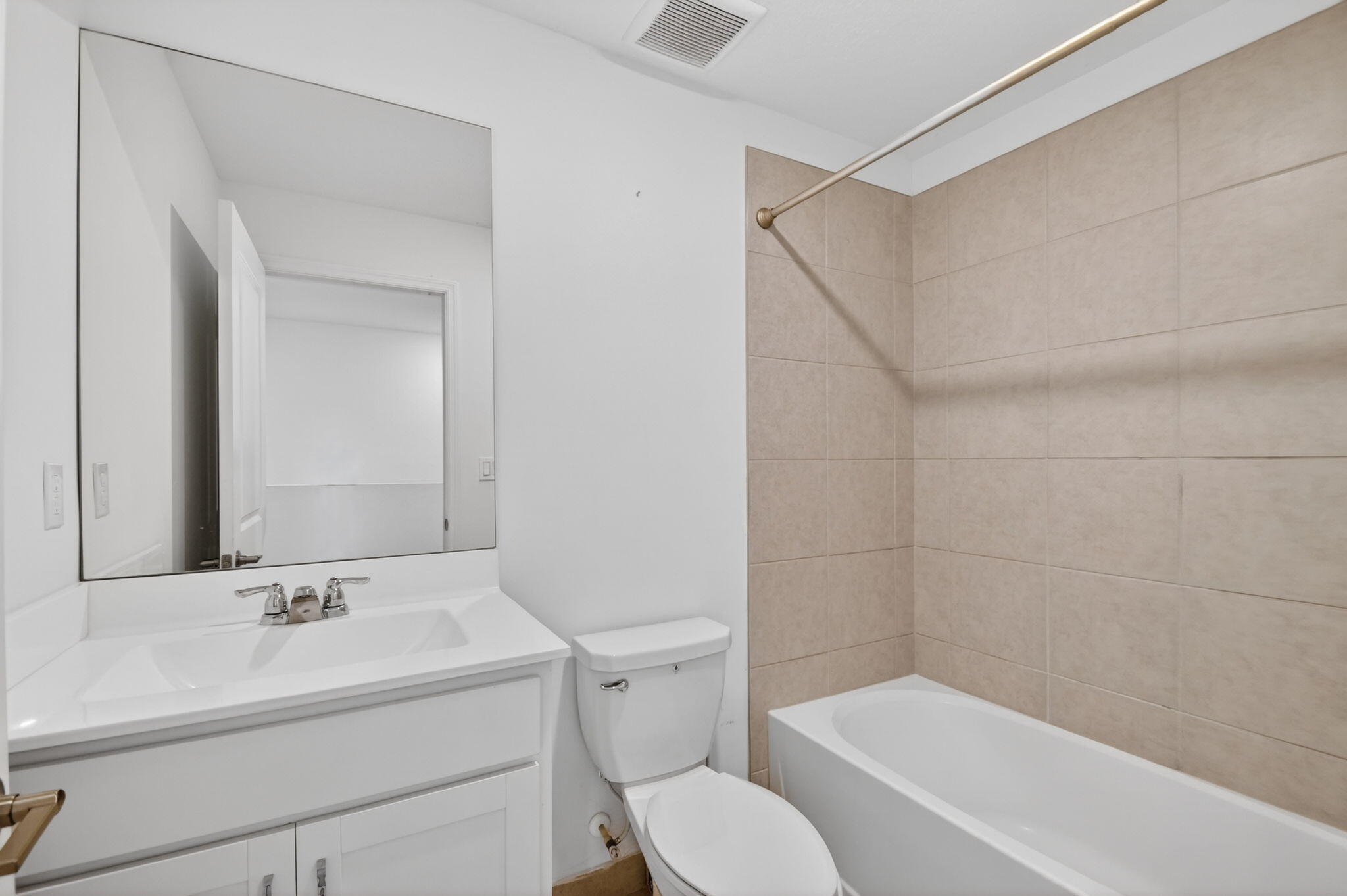 LAKESHORE AT THE FOUNTAINS - Residential