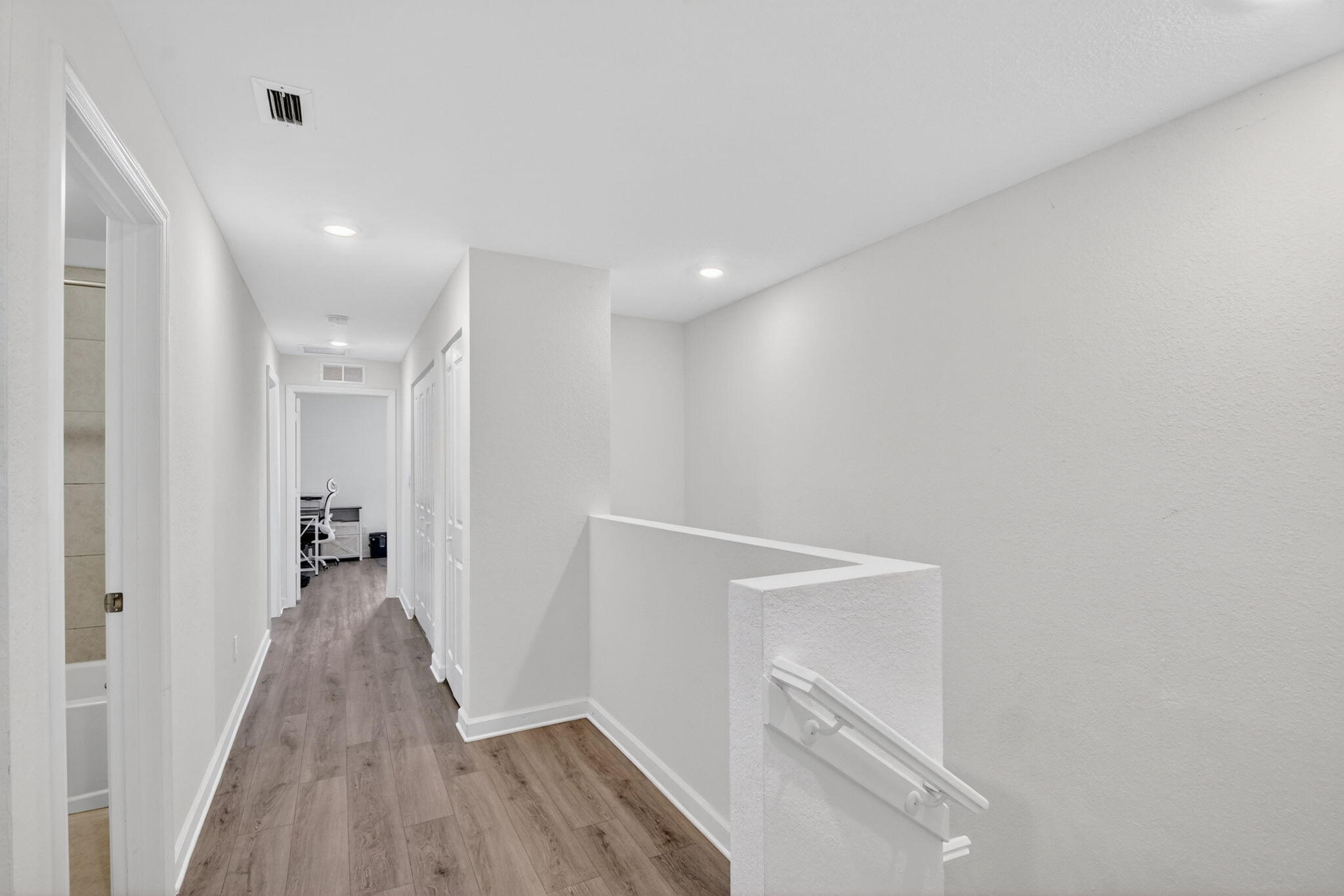 LAKESHORE AT THE FOUNTAINS - Residential