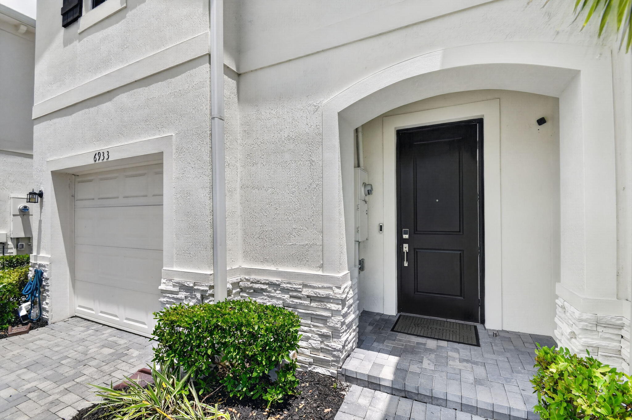 LAKESHORE AT THE FOUNTAINS - Residential